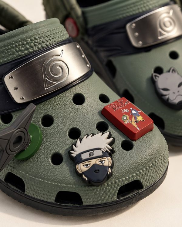 Kakashi Clogs: detail close-up