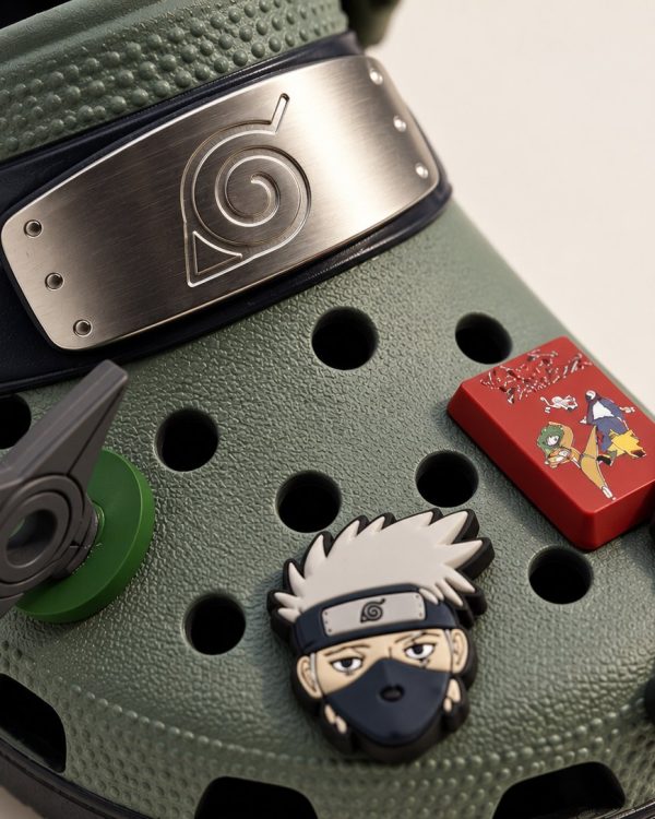 Kakashi Clogs: second detail close-up