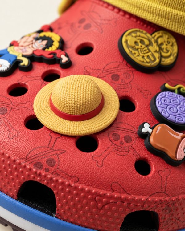 Luffy Clogs: detail close-up