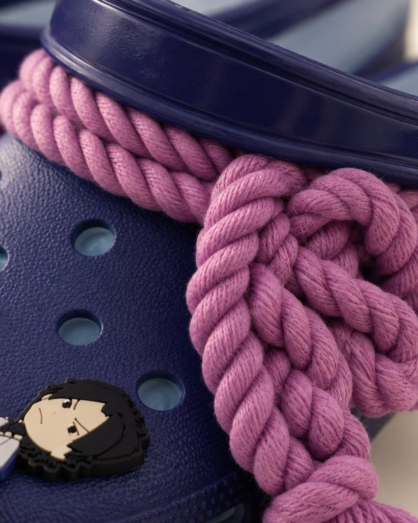 Sasuke Clogs: second detail close-up
